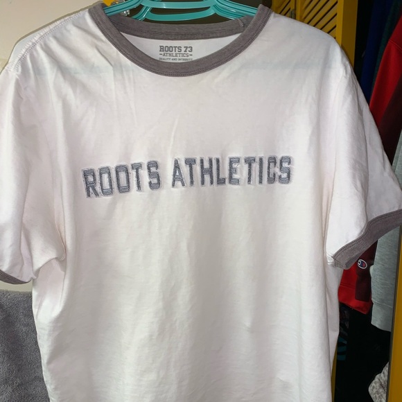 ROOTS Embroidered T shirt